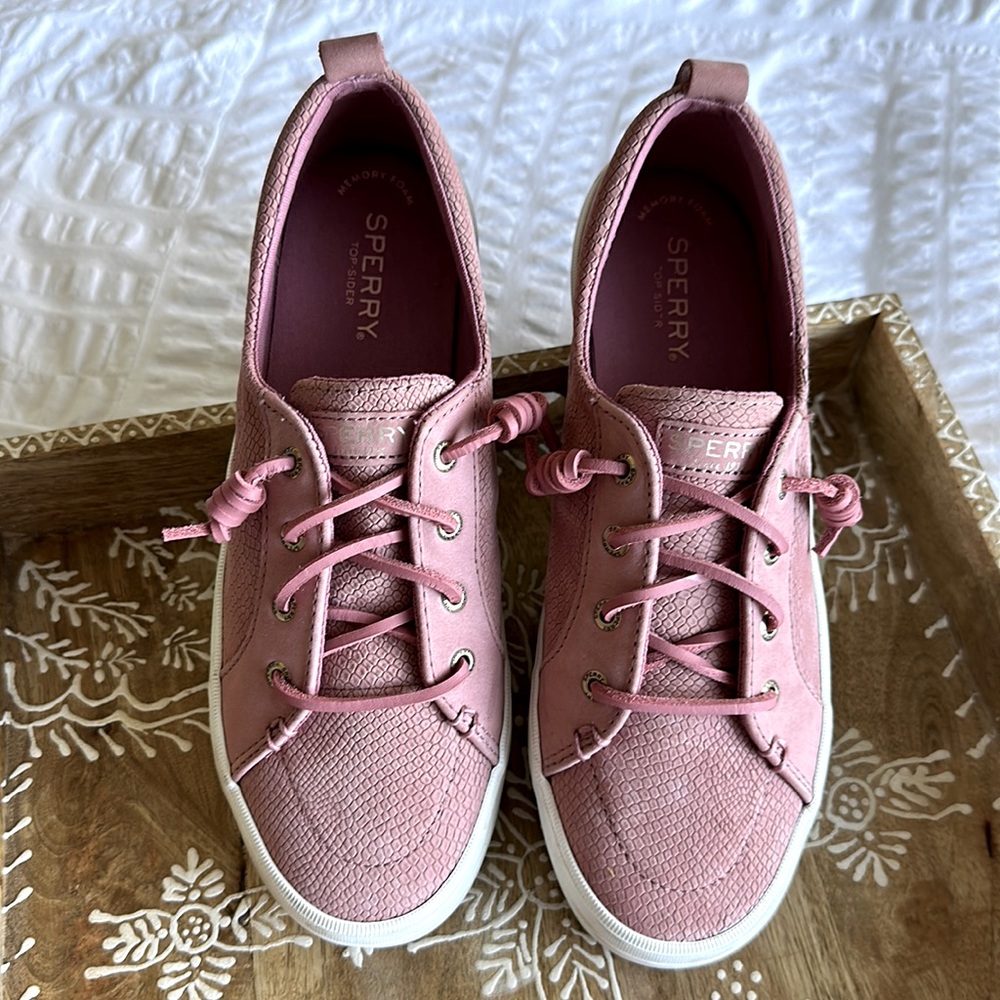 Barley worn Sperry Top Sid-r platform shoes